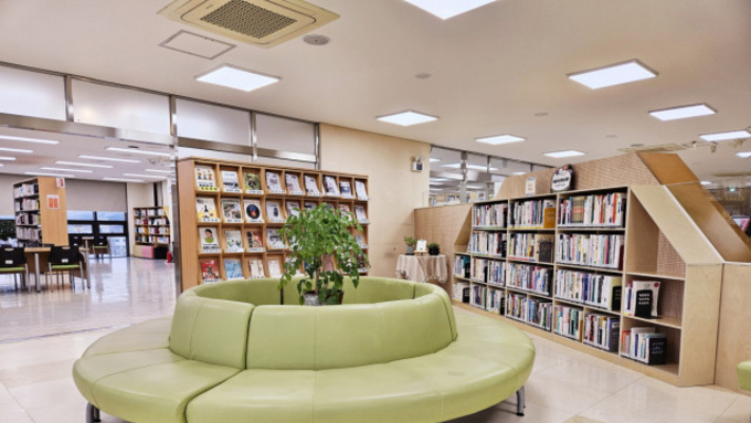 송산도서관, 노인을 위한 특화 자료 공간 조성